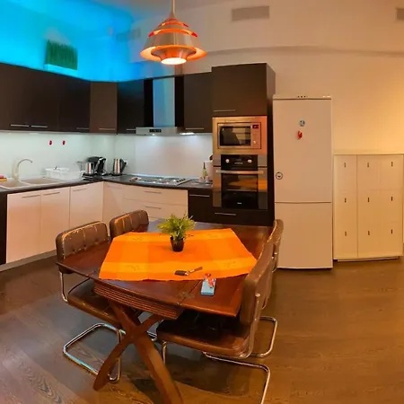 Gis North House דירה