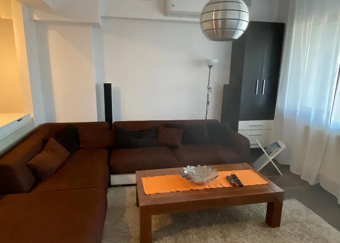 Gis North House Бухарест