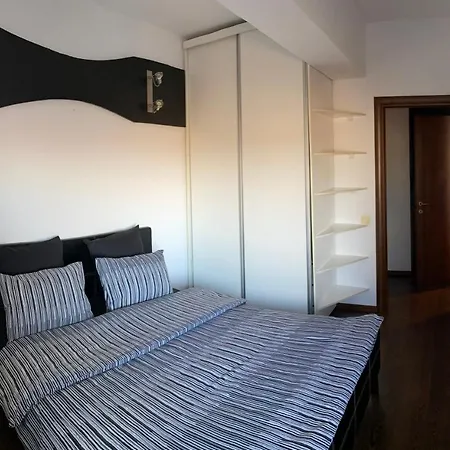 Gis North House Апартаменти Бухарест
