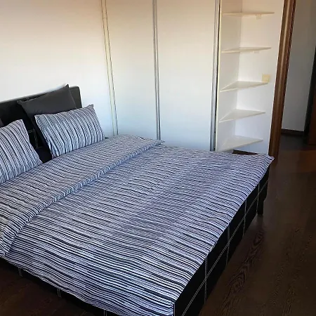 Gis North House Бухарест